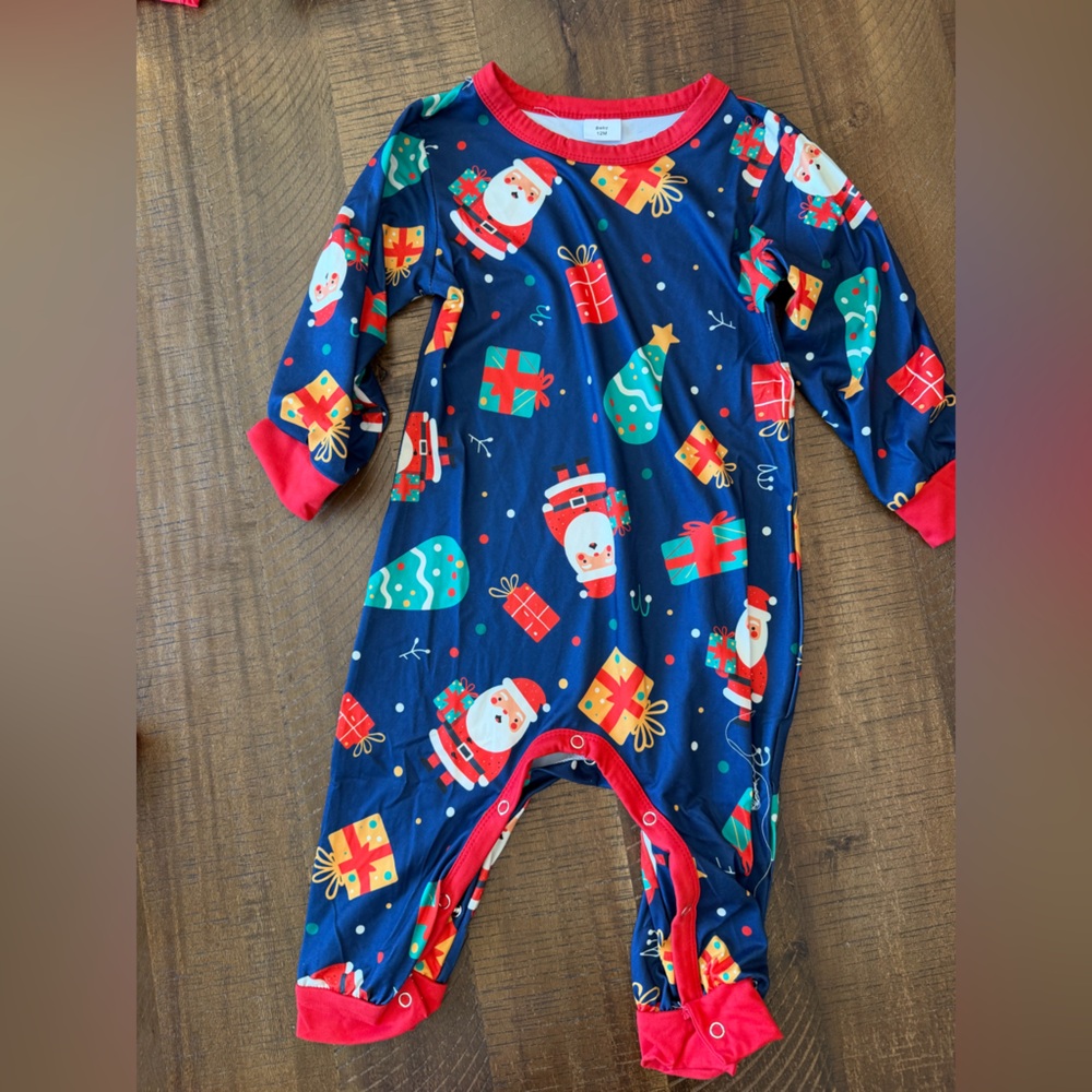Family Matching Santa Pajamas - Picture 6 of 7